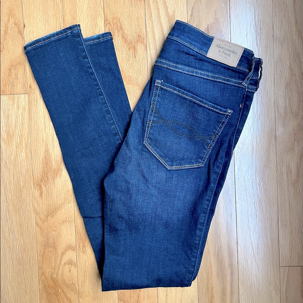 ABERCROMBIE & FITCH SUPER SKINNY DENIM JEANS